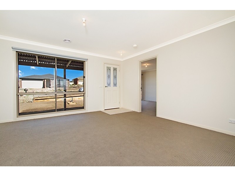 8 Chrystobel Way, Kilmore VIC 3764