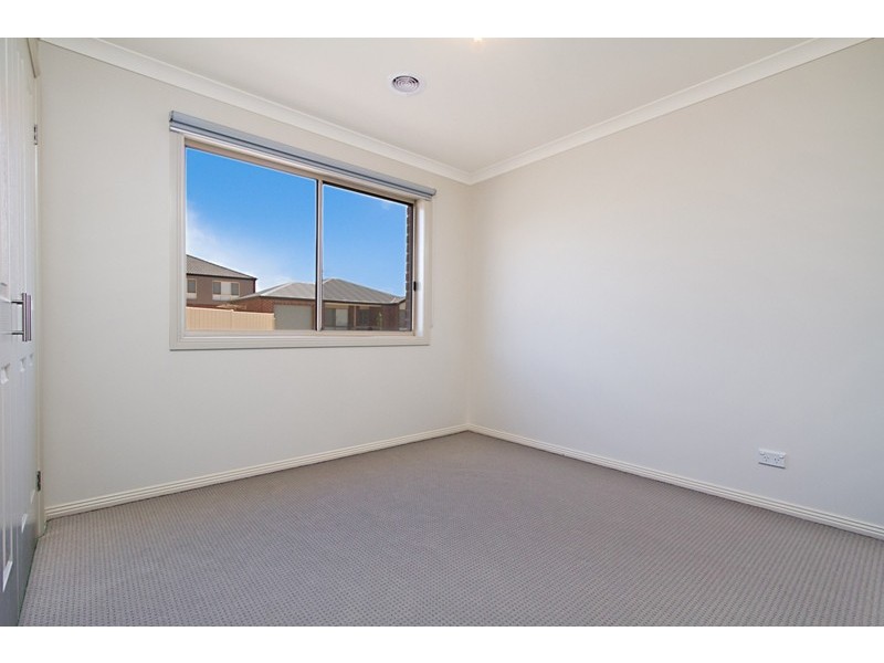 8 Chrystobel Way, Kilmore VIC 3764