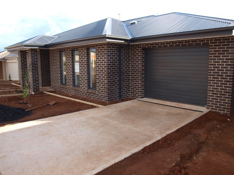 Unit 2,19 Francis Court, Kilmore VIC 3764