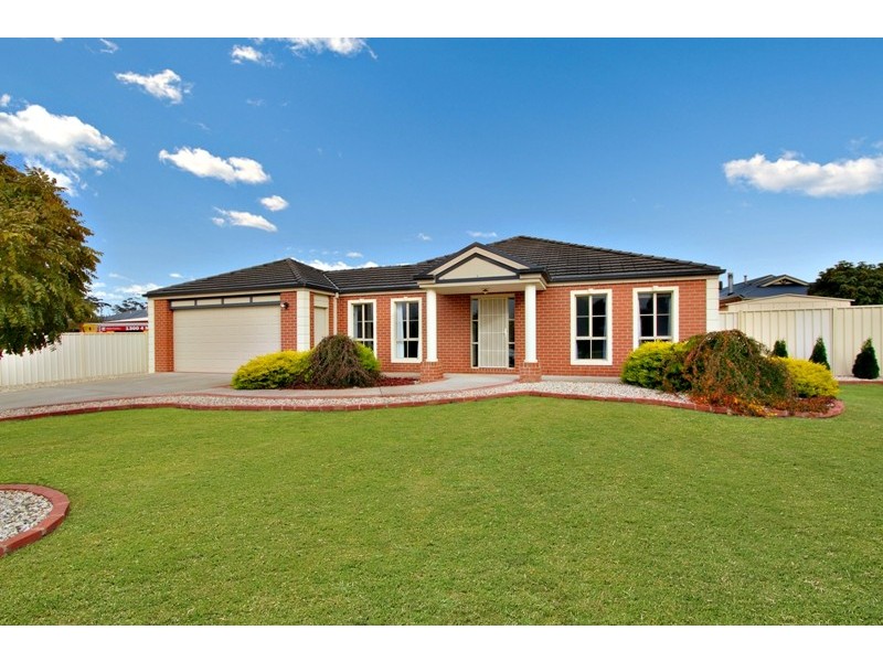 4 Crimmins  Way, Kilmore VIC 3764