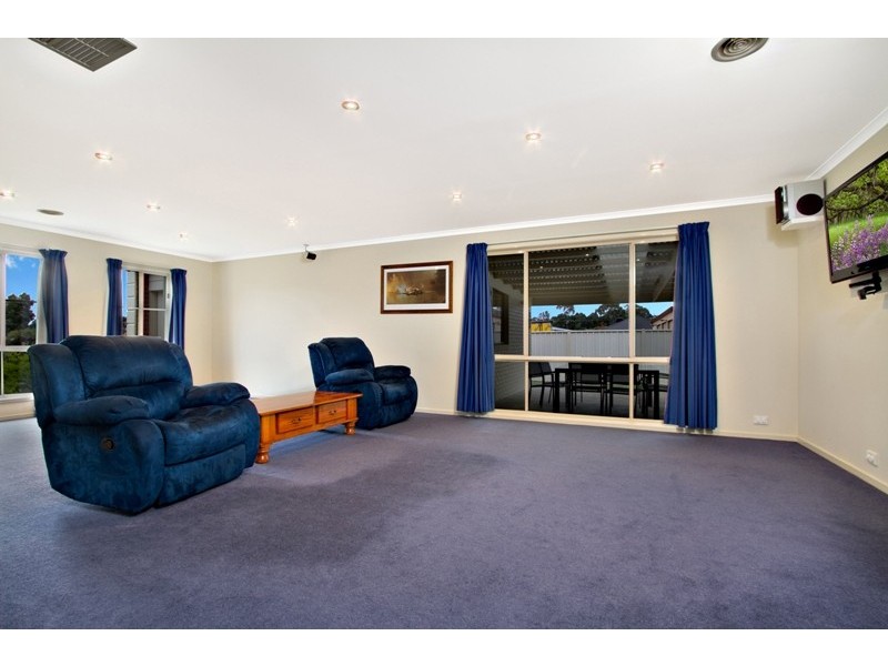 4 Crimmins  Way, Kilmore VIC 3764