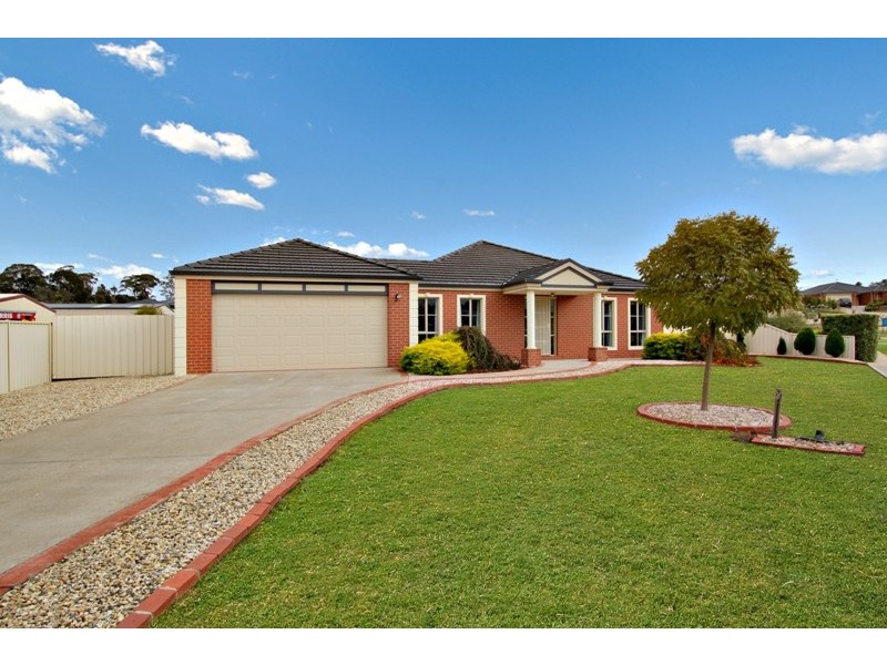 4 Crimmins  Way, Kilmore VIC 3764