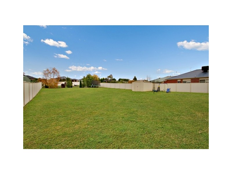4 Crimmins  Way, Kilmore VIC 3764