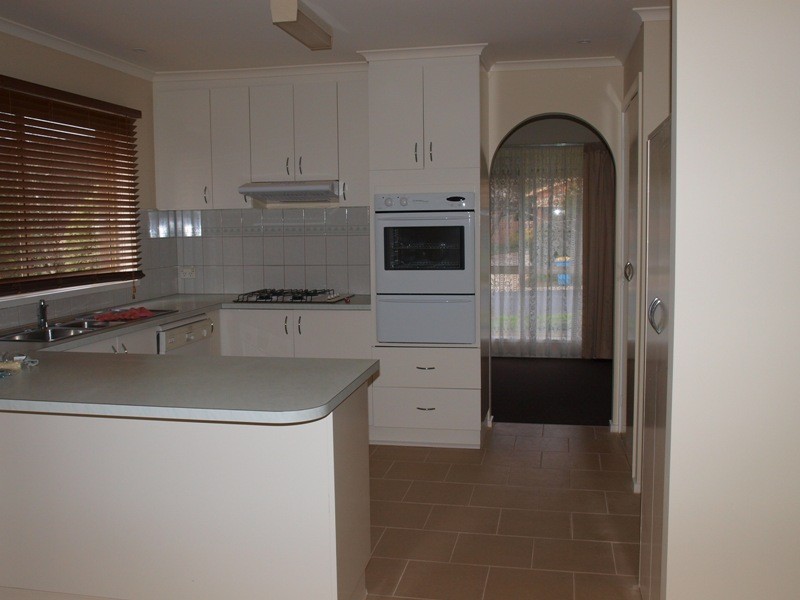 18 Centenary Drive, Kilmore VIC 3764