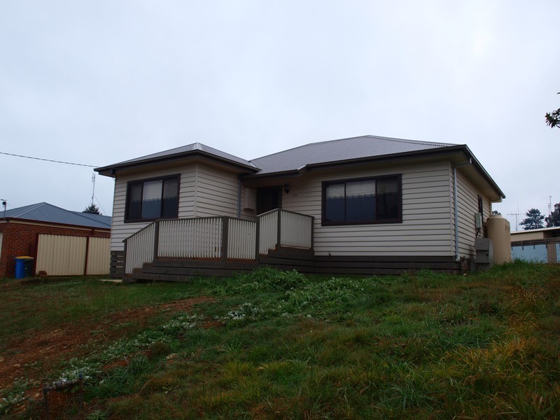 13 Catherine  Court, Broadford VIC 3658