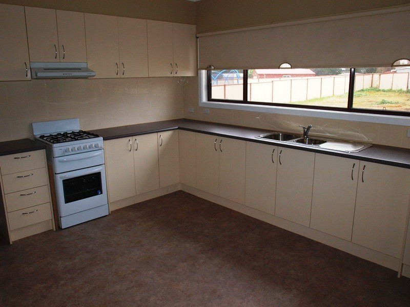 13 Catherine  Court, Broadford VIC 3658