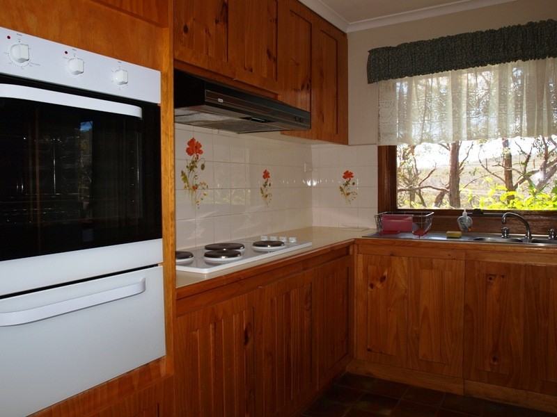 18 Anderson Road, Kilmore VIC 3764