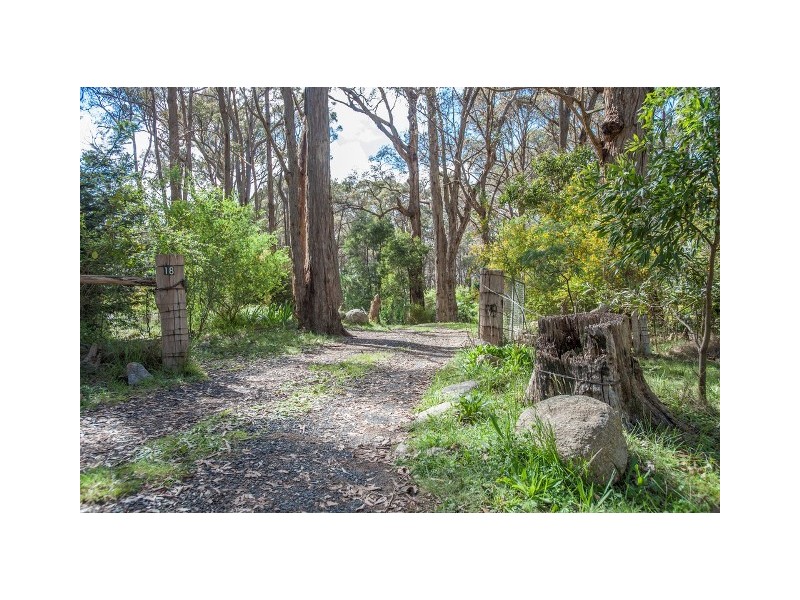 18 Long  Ryans Road, Lancefield VIC 3435