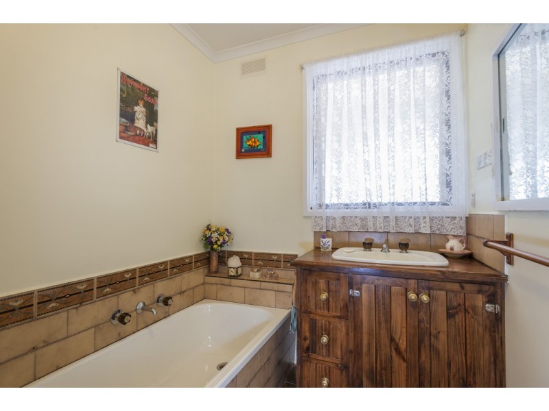 58-60 Burgess  Road, Kilmore VIC 3764