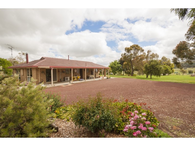 58-60 Burgess  Road, Kilmore VIC 3764