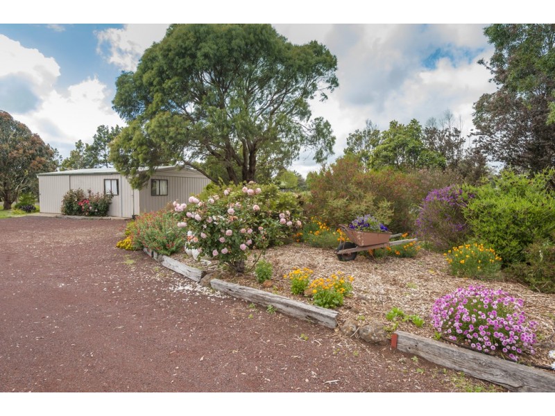 58-60 Burgess  Road, Kilmore VIC 3764