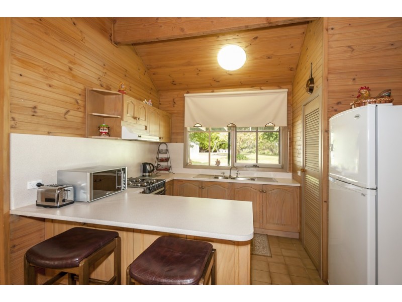 13 Melrose  Drive, Kilmore VIC 3764