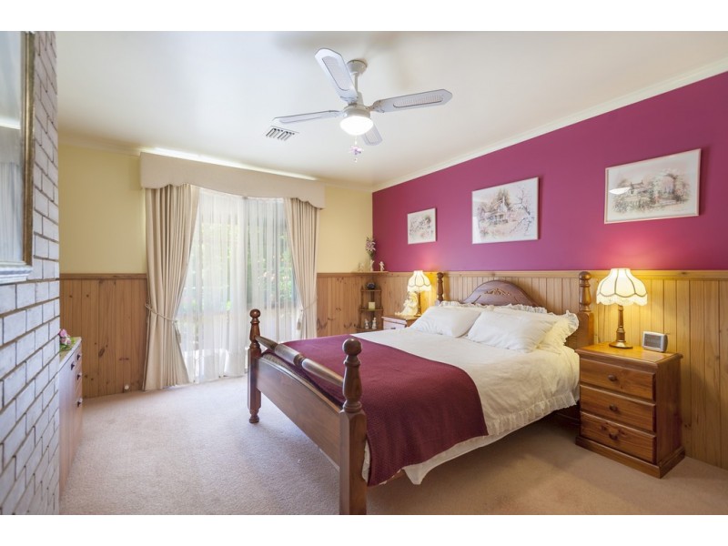 13 Melrose  Drive, Kilmore VIC 3764