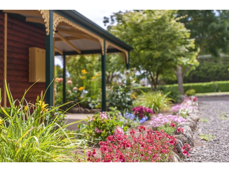 13 Melrose  Drive, Kilmore VIC 3764