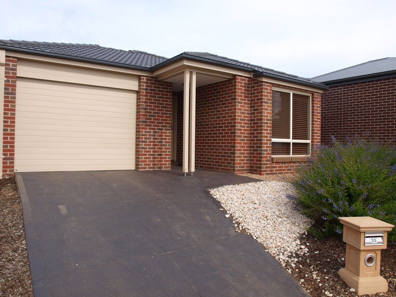 35 Francis Court, Kilmore VIC 3764