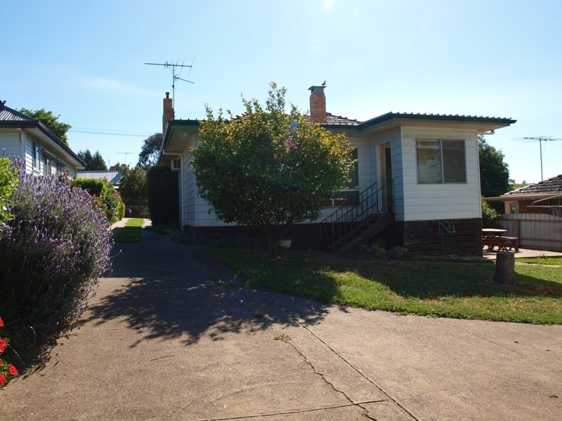 12 Chapel Street, Kilmore VIC 3764