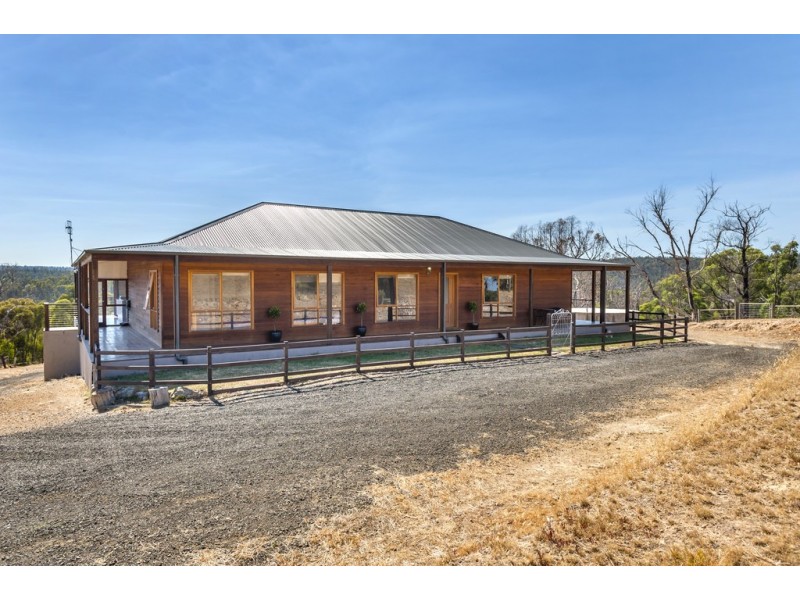 230 Doctors  Creek Road, Clonbinane VIC 3658