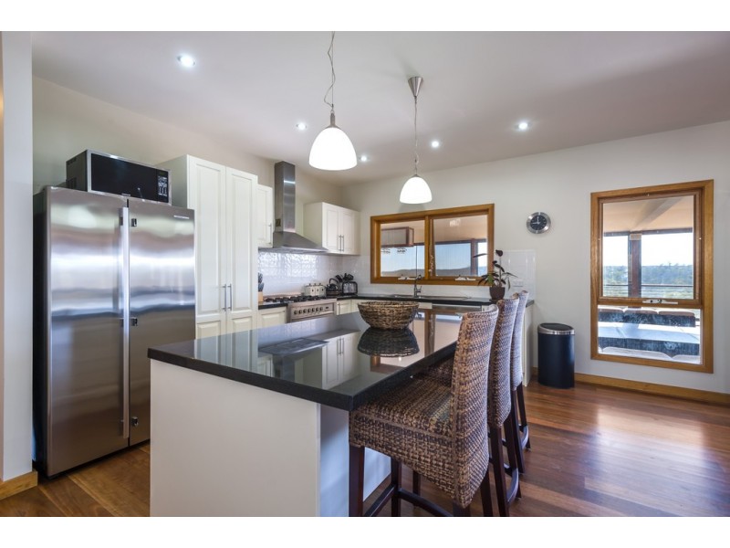 230 Doctors  Creek Road, Clonbinane VIC 3658