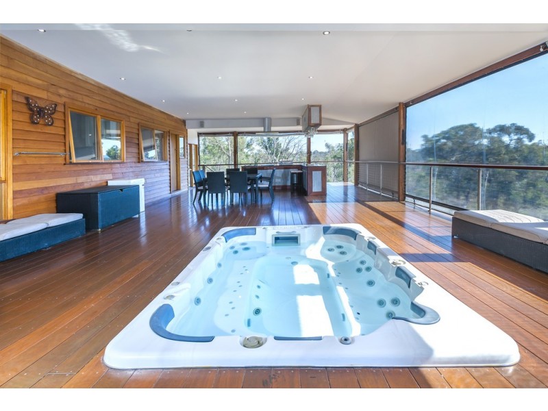 230 Doctors  Creek Road, Clonbinane VIC 3658