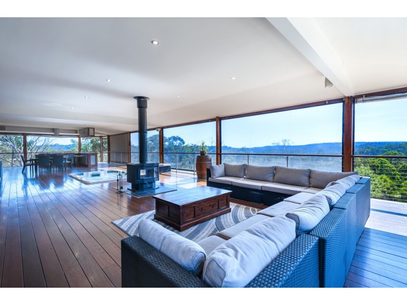 230 Doctors  Creek Road, Clonbinane VIC 3658