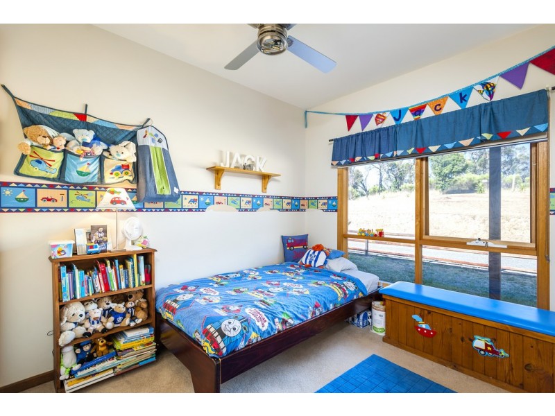 230 Doctors  Creek Road, Clonbinane VIC 3658