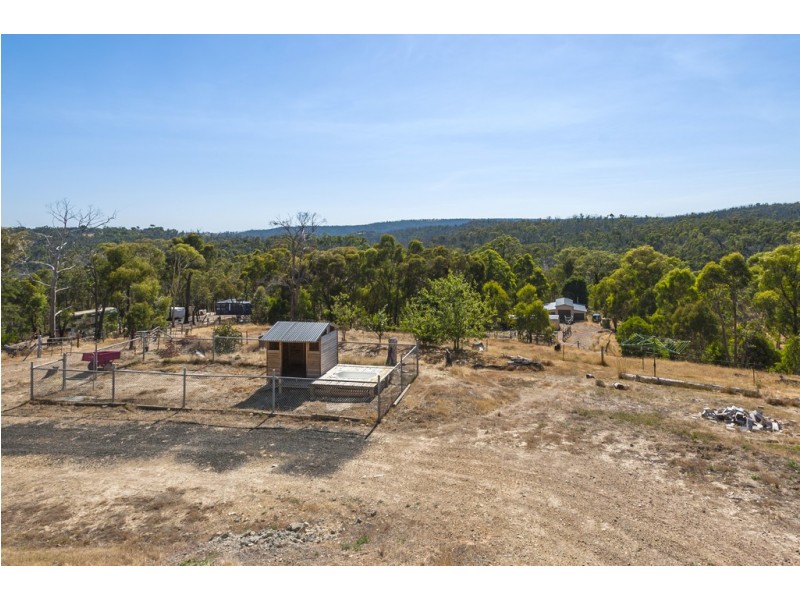 230 Doctors  Creek Road, Clonbinane VIC 3658