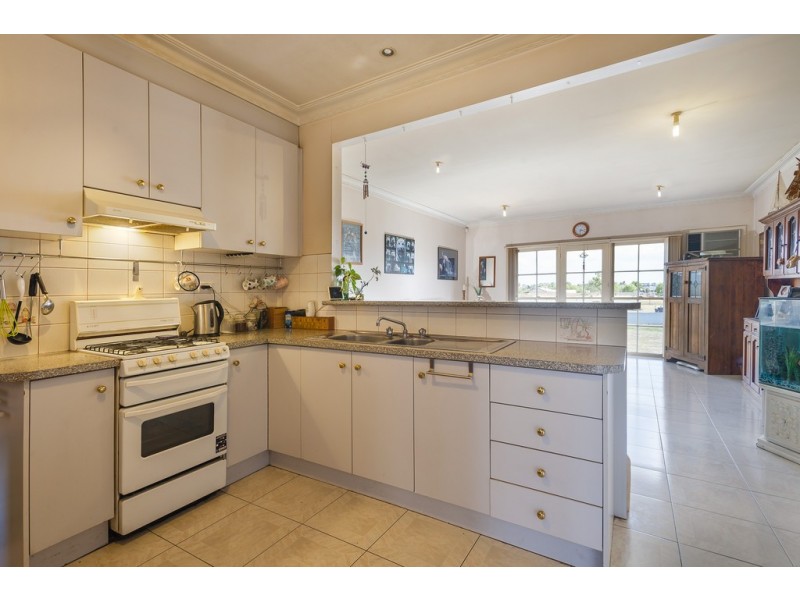 8 Yaldwin Street, Craigieburn VIC 3064