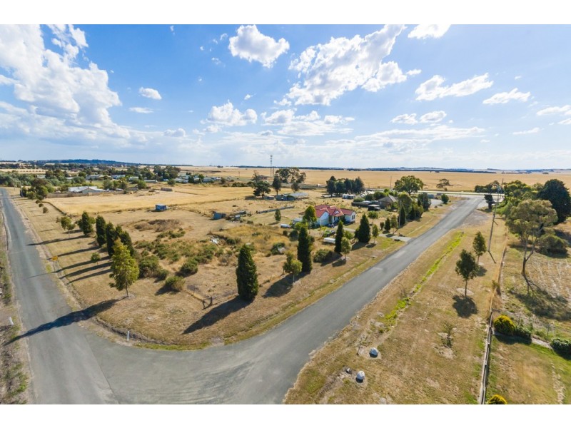 8 Yaldwin Street, Craigieburn VIC 3064