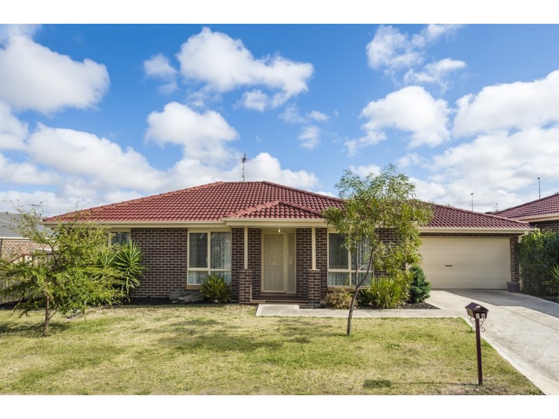 16 Pinewood Place, Kilmore VIC 3764