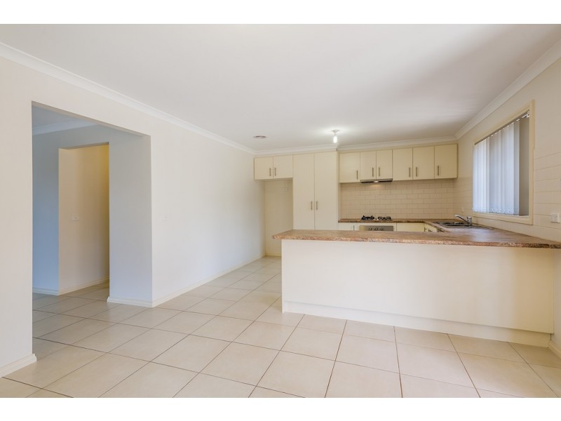 16 Pinewood Place, Kilmore VIC 3764
