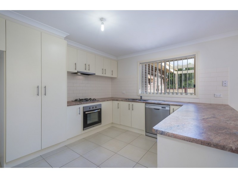 16 Pinewood Place, Kilmore VIC 3764