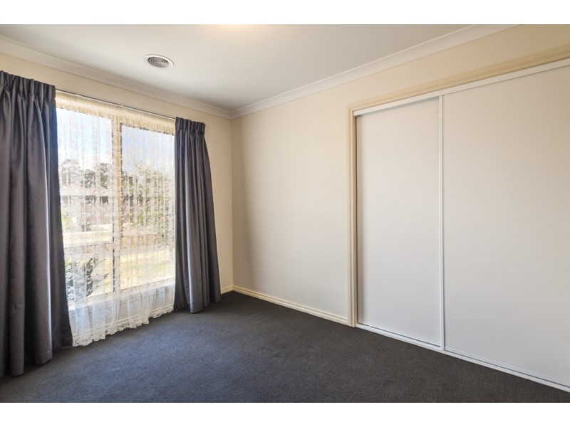 16 Pinewood Place, Kilmore VIC 3764