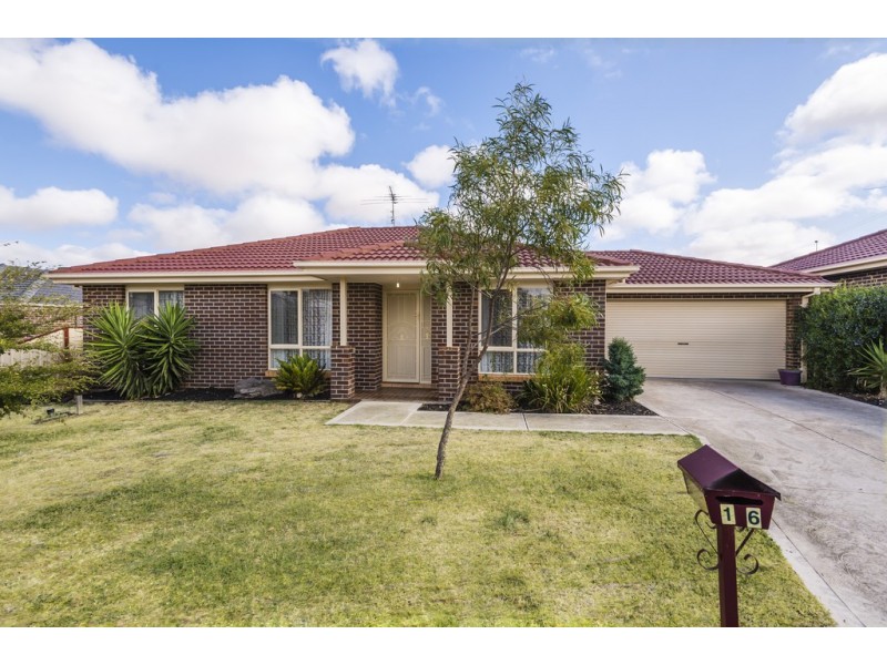 16 Pinewood Place, Kilmore VIC 3764