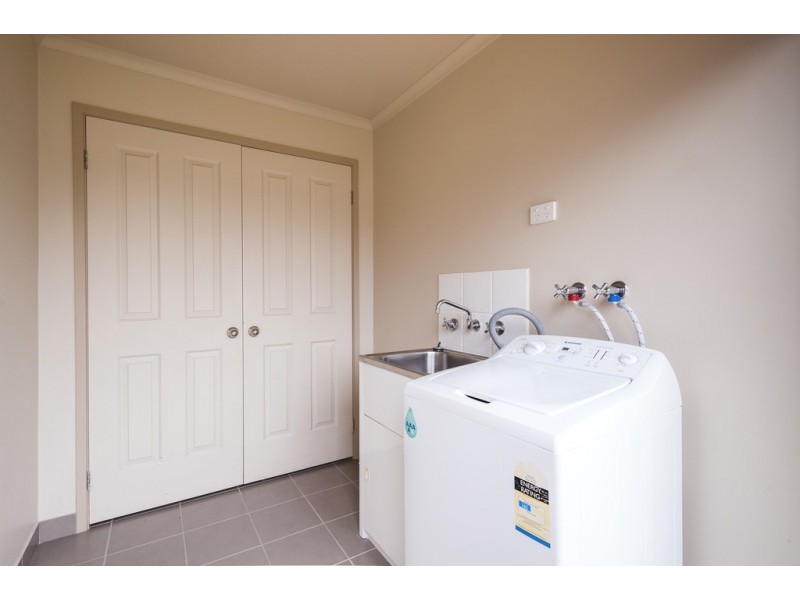 4 Wattlebird Way, Kilmore VIC 3764