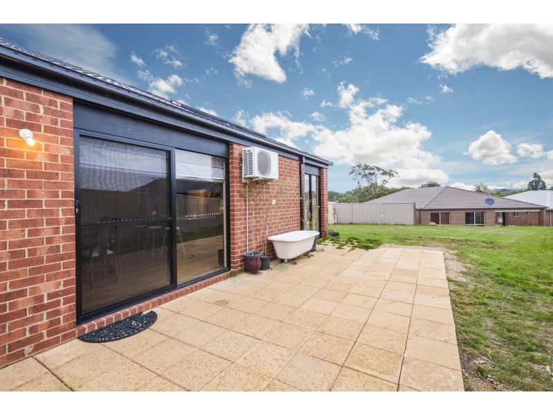 4 Wattlebird Way, Kilmore VIC 3764