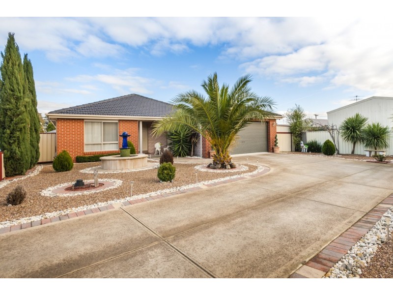 14 Pinewood Place, Kilmore VIC 3764