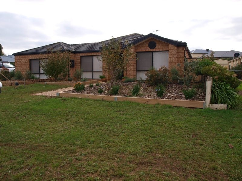 16 Crimmins Way, Kilmore VIC 3764