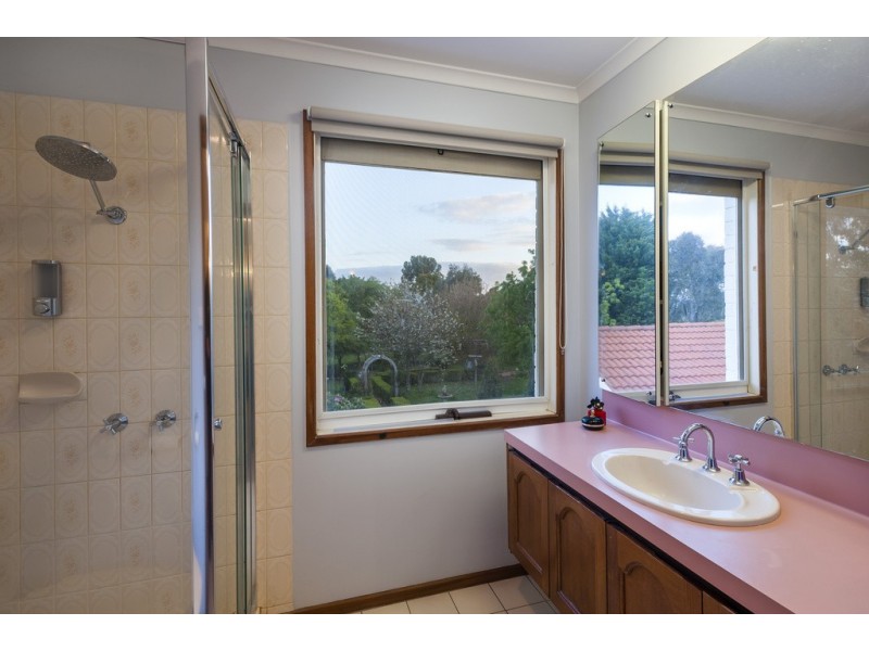 3 Gott Court, Romsey VIC 3434