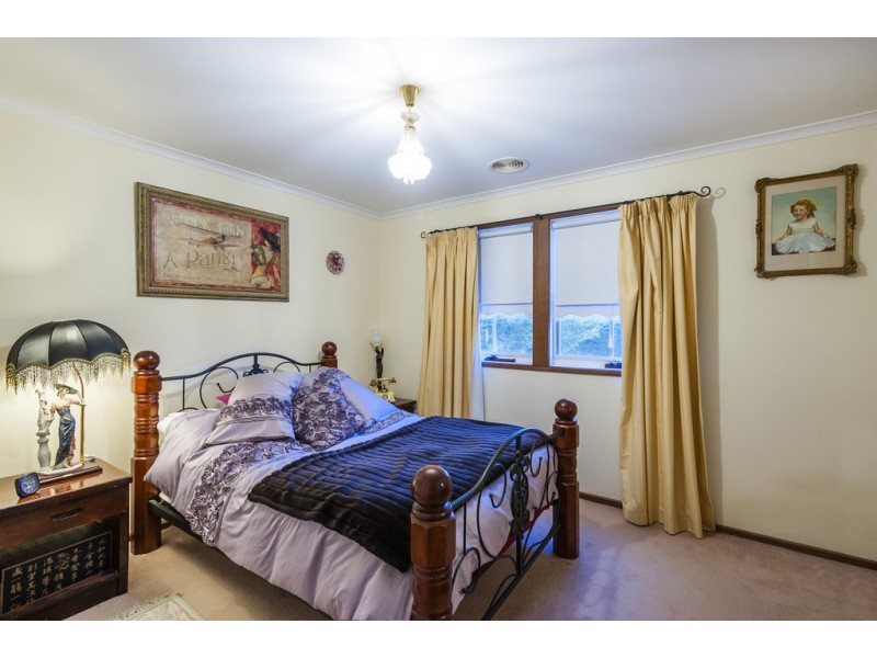 3 Gott Court, Romsey VIC 3434