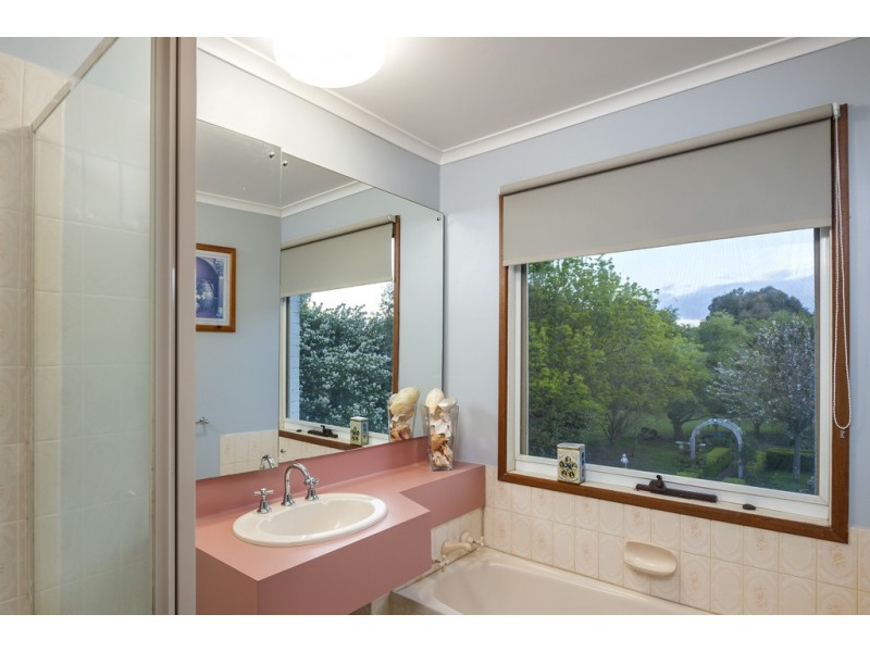 3 Gott Court, Romsey VIC 3434