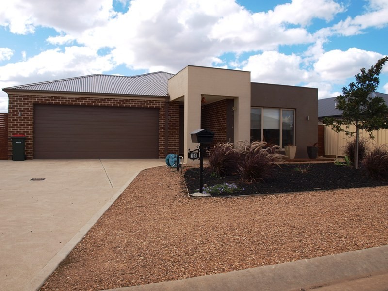14 Francis Court, Kilmore VIC 3764
