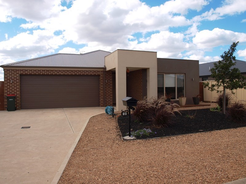 14 Francis Court, Kilmore VIC 3764