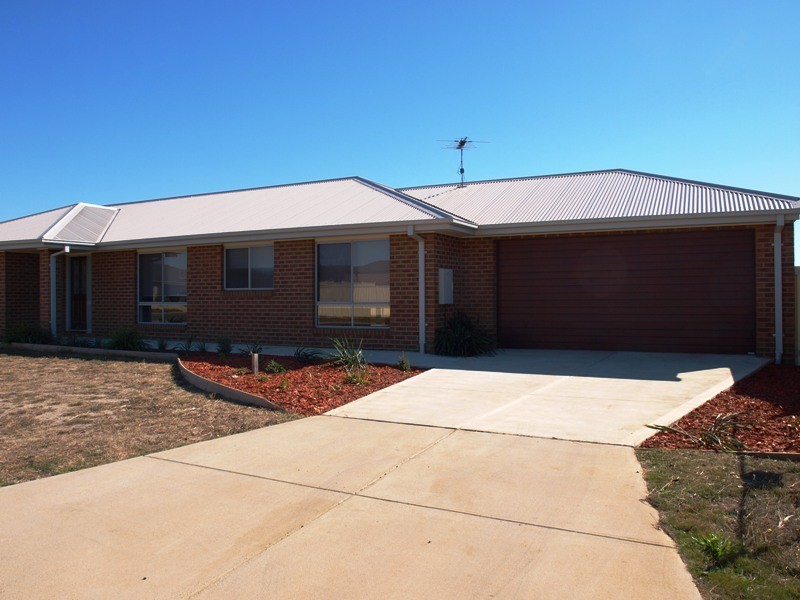 34 Mikada Blvd, Kilmore VIC 3764
