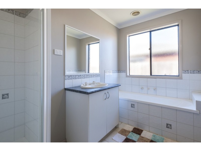 4 Osborne Way, Wallan VIC 3756