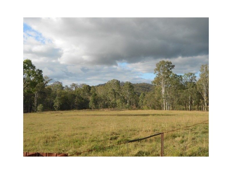 210 Oakview Rd, Oakview QLD 4600