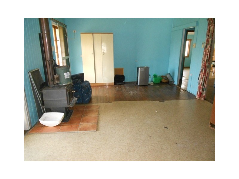 210 Oakview Rd, Oakview QLD 4600