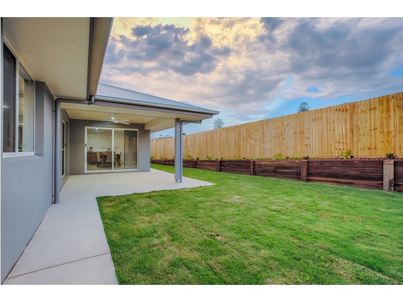 2 Senators Court, Jones Hill QLD 4570