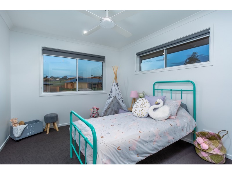 2 Senators Court, Jones Hill QLD 4570