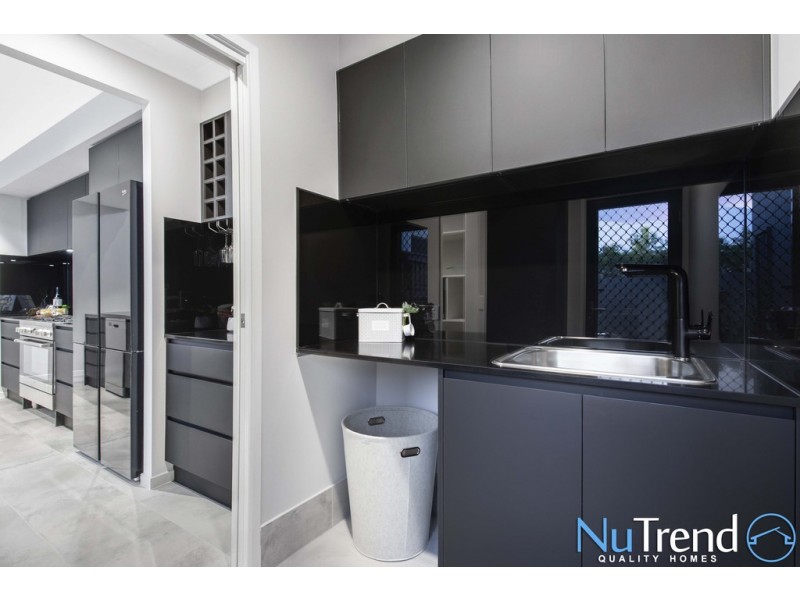 7 MAJESTIC PLACE, Jones Hill QLD 4570