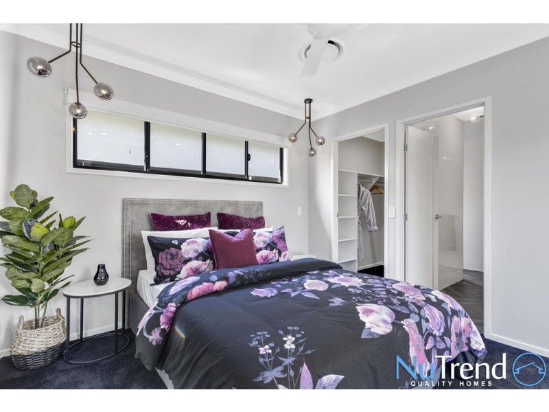 7 MAJESTIC PLACE, Jones Hill QLD 4570